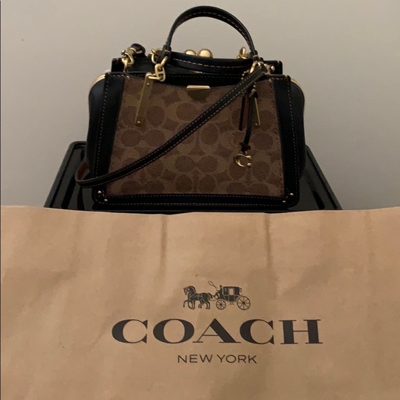 coach kisslock dreamer 21 in signature canvas